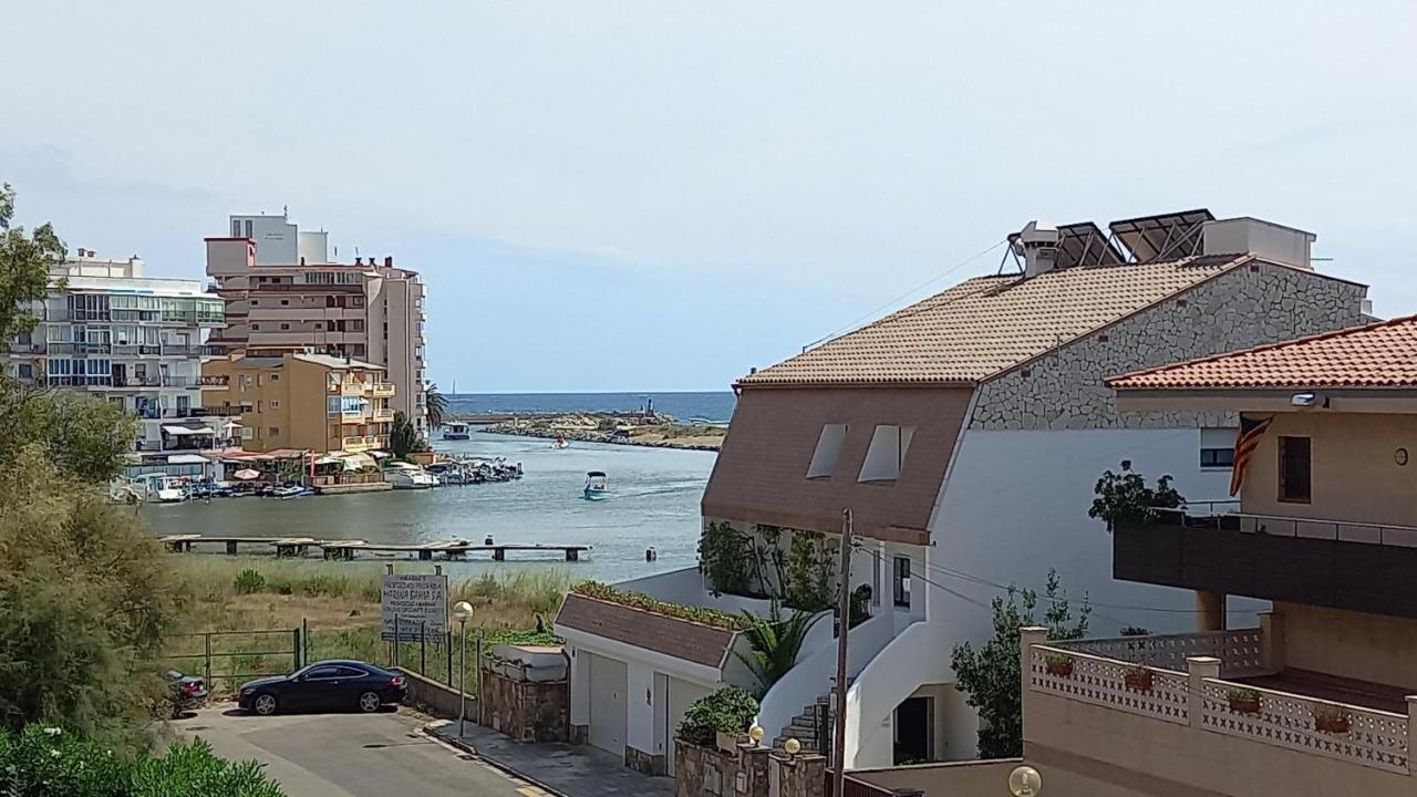 Estudio Roses Con Terraza, Vistas Canal Y Mar Luaran gambar